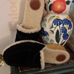Chloe Black and Cream Shearling Mules.  Size 9. Barely worn. Look fanatic!
